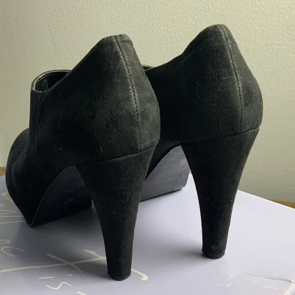 Marc‎ Fisher Suede High Heel Booties Streetwear Chic size 6.5 - Image 5
