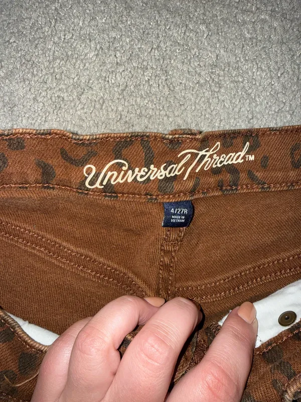 Brown Leopard Print High Rise Jeans – Statement Denim – Size 4 - Image 2