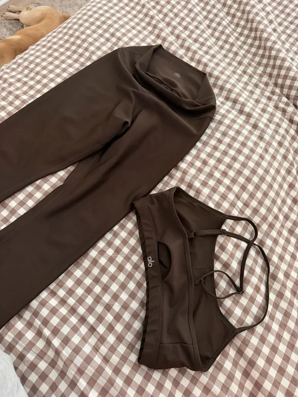 Alo Yoga Set - Image 4