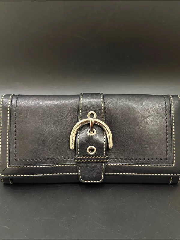 COACH Soho Buckle Classic Black Leather Contrast Stitch Tan Lining Bifold Wallet - Image 2