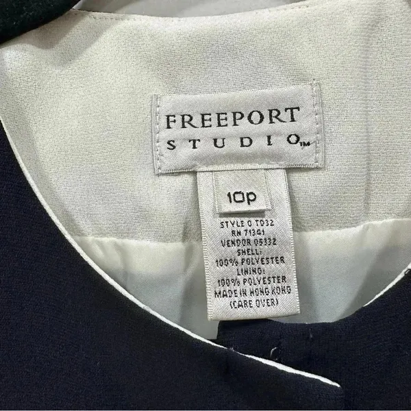 Freeport studio navy blue blazer Size 10p - Image 9