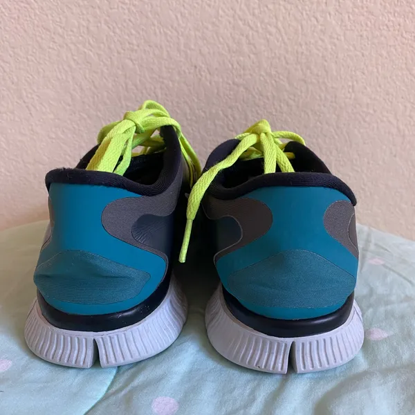 Nike Women’s Free 5.0 Running Sneakers 580591-004 size 6 - Image 8