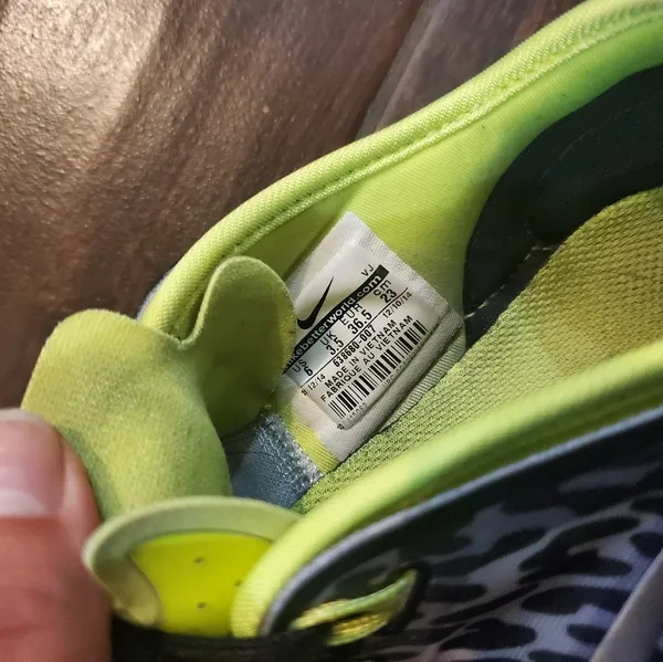 Nike Free Run lime green gray and black in size 6 in great condition - Image 2