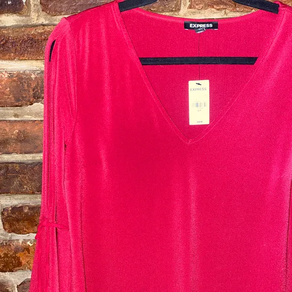 NWT Express Red V-Neck Long Bell Sleeve Open Shoulder Top Women's Size Small - Image 4