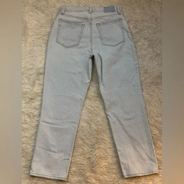 Abercrombie & Fitch Women’s Light Blue Straight Ultra High Rise Jeans Size 31/12 - Image 2