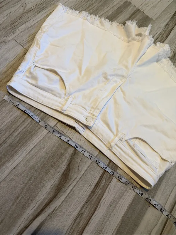 Good American Good 90’s Short White Size 16 - Image 5