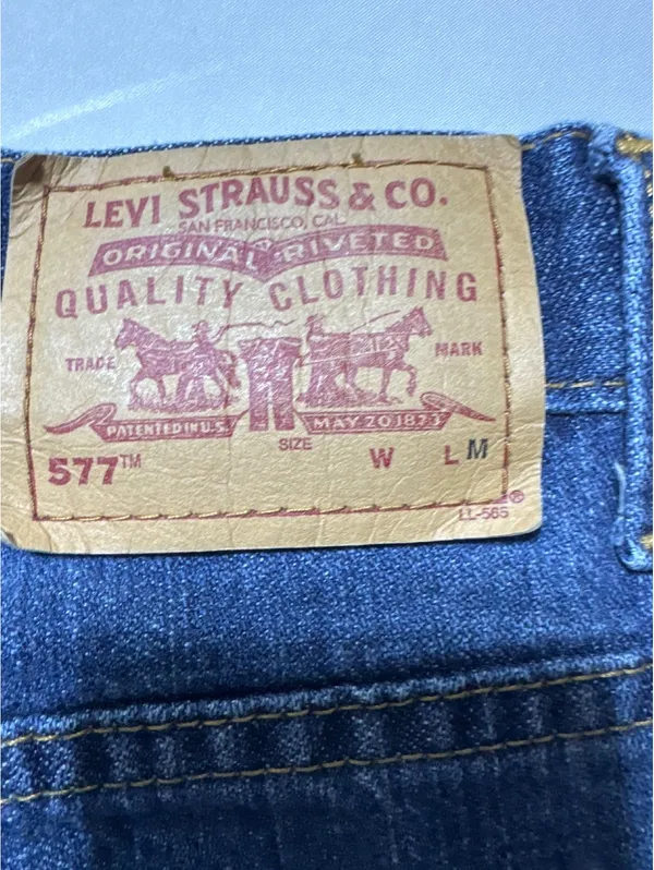 Levi's 577 Lower Rise Loose Fit Jeans - Image 2