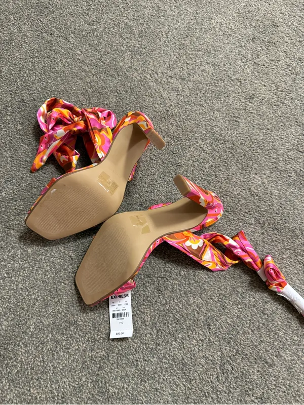 NWT Express Vibrant Pink and Orange Retro Floral High Heel Sandals size 7.5 - Image 2