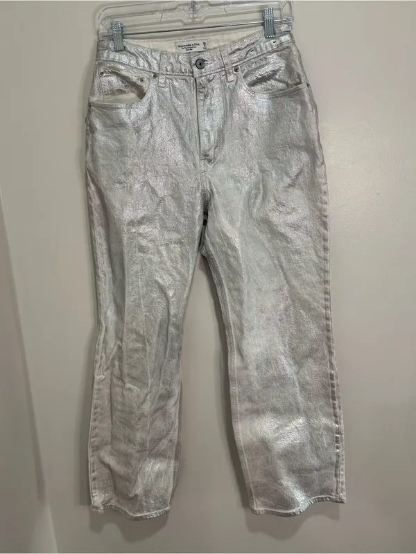 Abercrombie & Fitch Silver Metallic Jeans 28/6R Curve Love 90s‎ relaxed jeans - Image 3