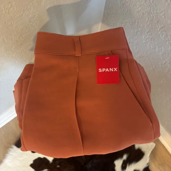 SPANX Carefree Crepe Shorts, Elastic Waist, Sedona, Size‎ Medium, NWT - Image 4