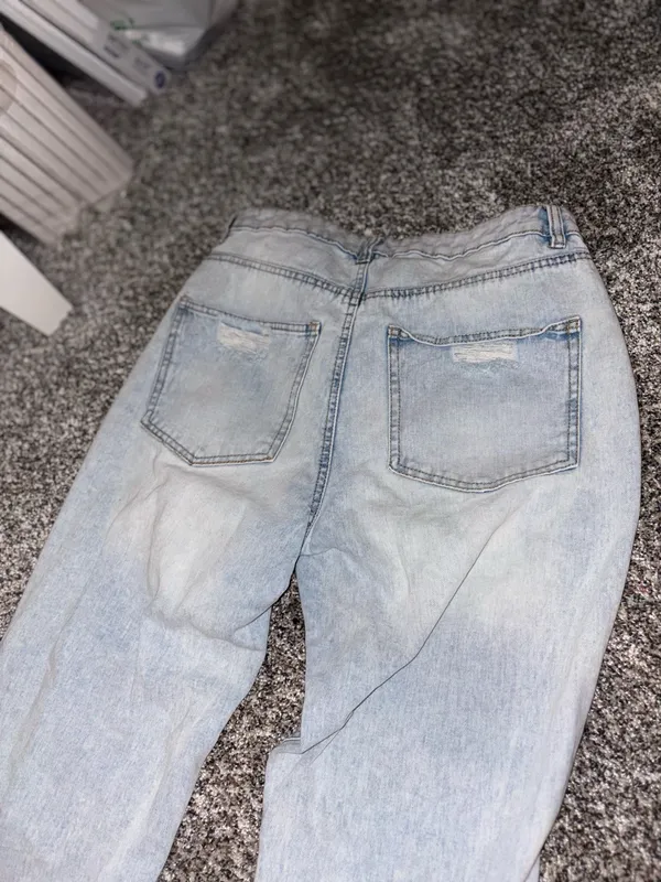 refuge Light Wash Ripped Boyfriend Jeans - Image 5