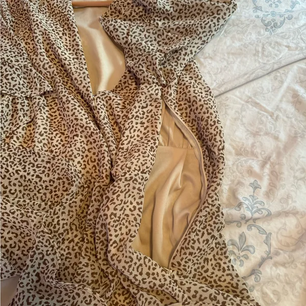 Loveriche‎ animal print swing dress tan/brown womens size medium short sleeve - Image 9