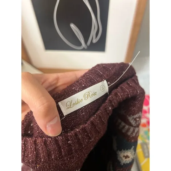 Leslie Rose Fair Isle Nordic Crewneck Knit Sweater Womens Small Burgundy Maroon - Image 4