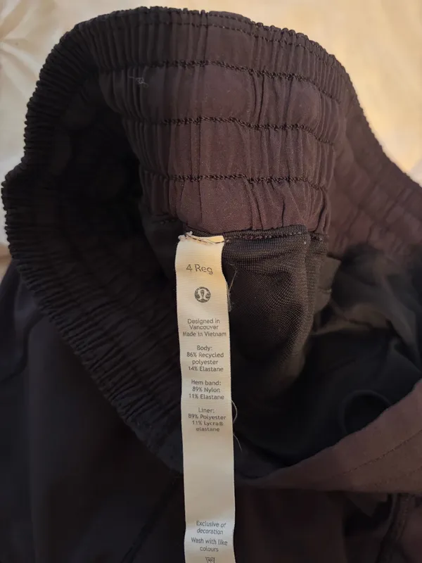 Lululemon Hotty Hot 2.5" - Image 3