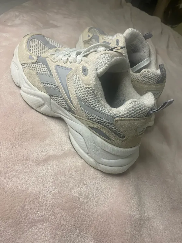 Reebok Charge Tennis Shoe Gray White Leather Run women shoes 8.5 - Image 4