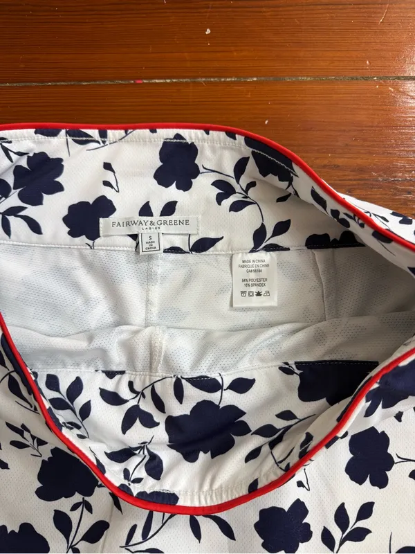 Fairway & Greene Floral Print Golf Skort Scalloped Hem Red Trim Sz S 💚🍄 - Image 7