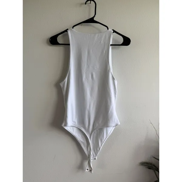 Babaton Aritzia White Racerback High Neck Thong Bodysuit Size M Sleeveless Slim - Image 3