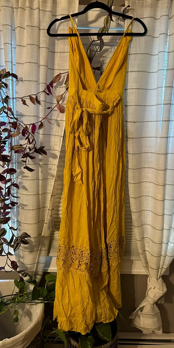Yellow dress - Image 3