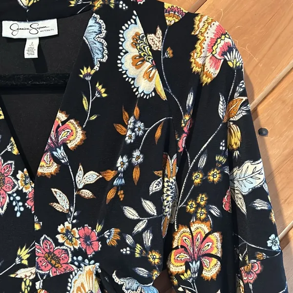Jessica Simpson maternity black floral maxi bell sleeve dress - Image 7