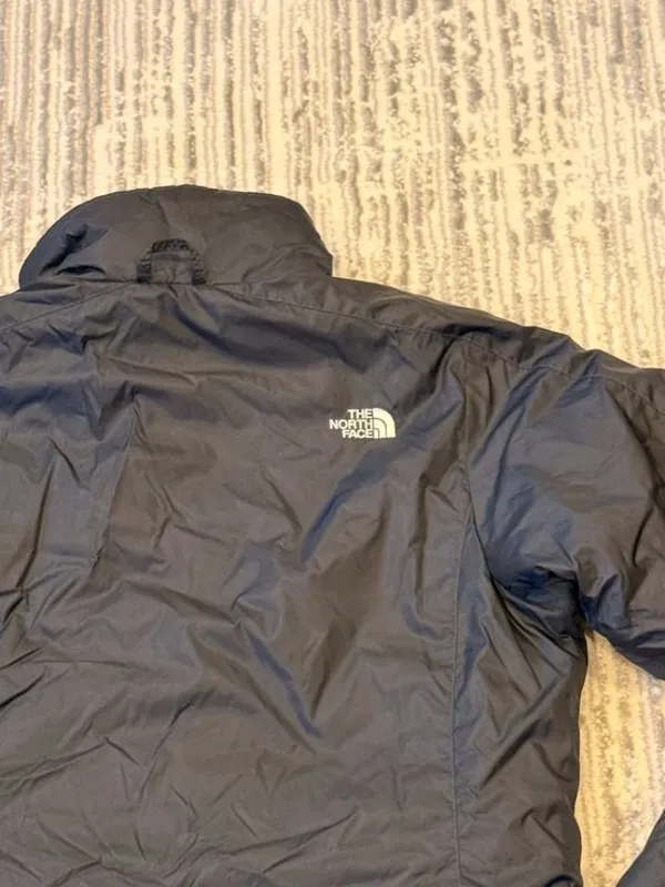 The North Face women's medium Black puffer coat - Image 6