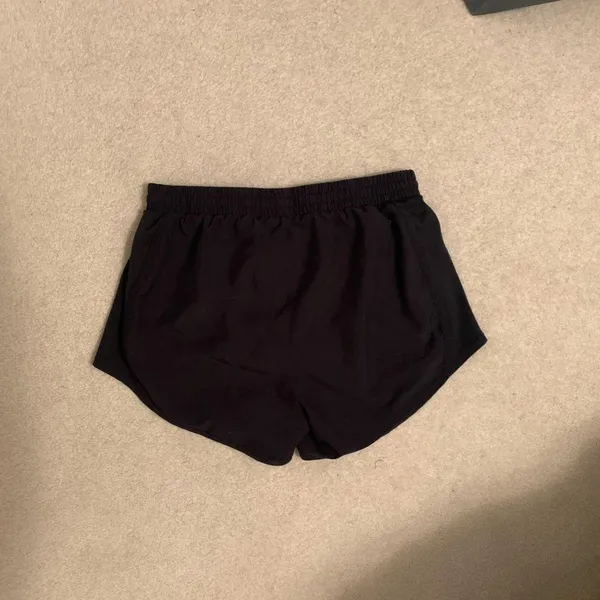 RARE Under Armour Black Athletic Shorts - Image 3