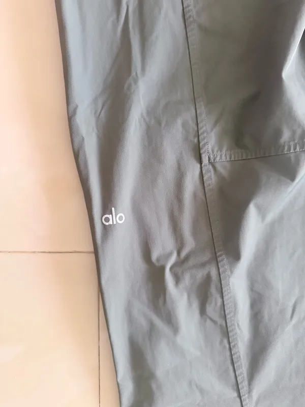 Alo Yoga Flip It Trouser Dark Cactus Check The Measurements Pocket Zipper - Image 12