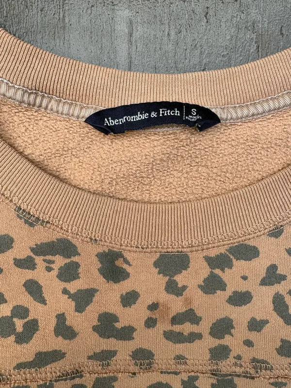 Abercrombie leapord print crewneck - Image 2