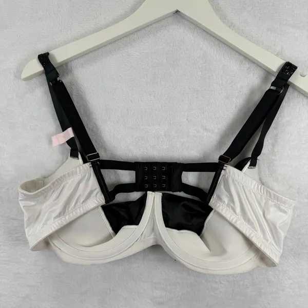 Victoria's Secret Dream Angels Unlined Bow Bra Crystal Straps White Black XL NWT - Image 9