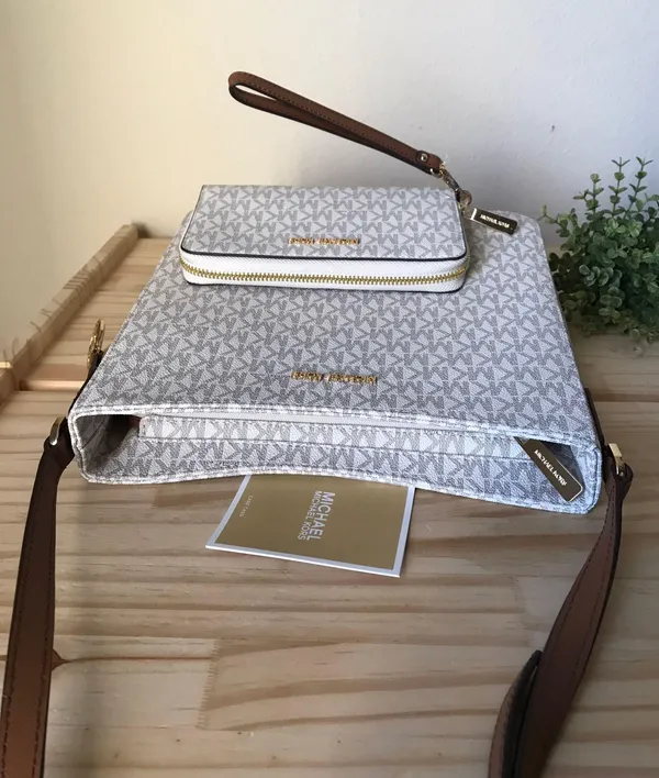 Michael Kors Set - Image 5