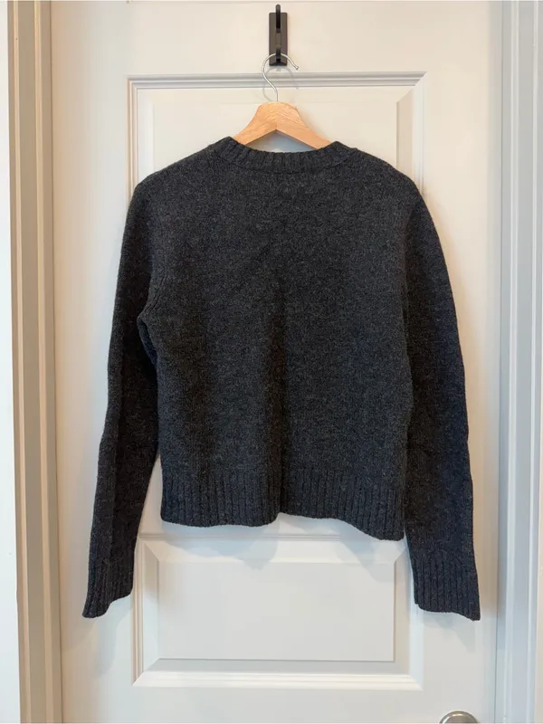 100% Lambswool Grey Black V Neck Sweater - Image 3