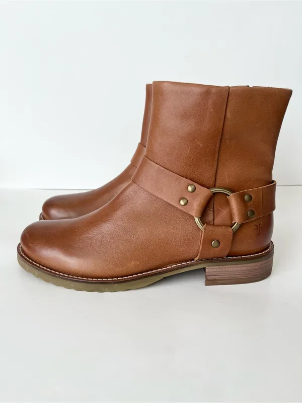 Frye VERONICA flex leather harness ankle boots NEW 9.5 - Image 7