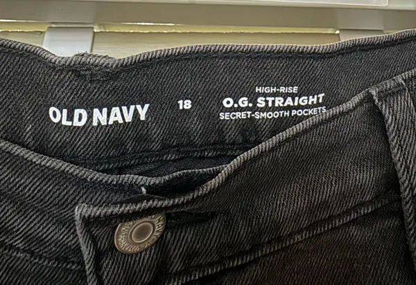 High-Waisted Straight Ankle Jeans - Image 3
