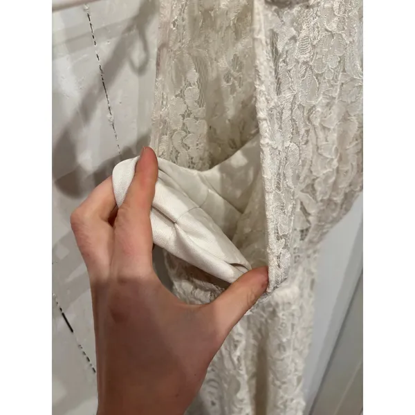 Francesca’s Lace Sleeveless Dress size small - Image 2