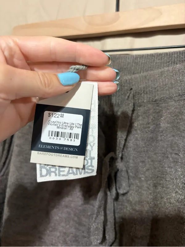 Barefoot dreams ultra light everyday joggers - Image 3