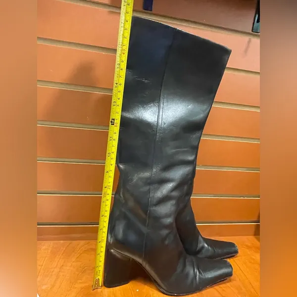 Vero Cuoio Black Ankle Boots - Image 6