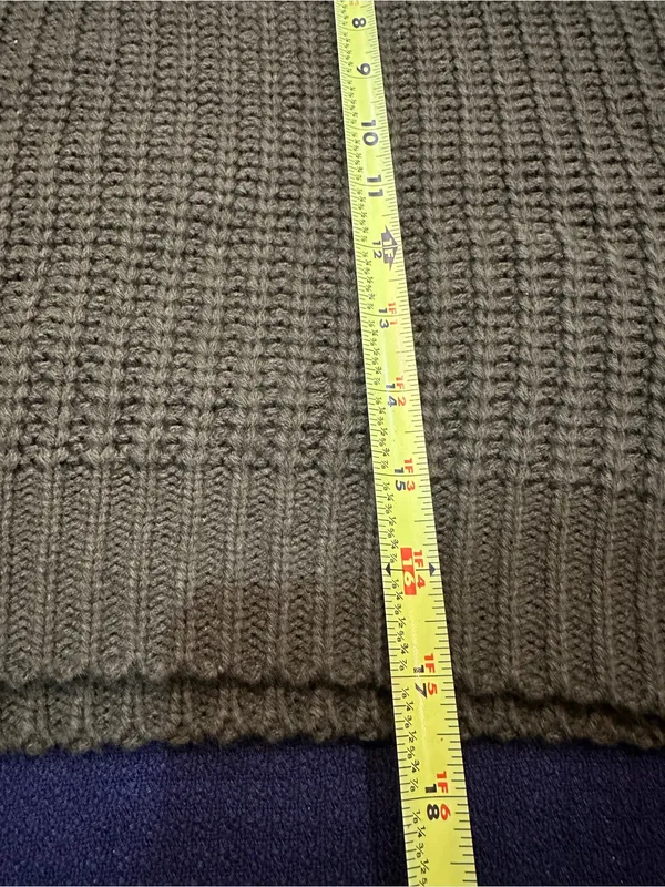 SHEIN Olive Green Textured Cropped Crewneck Sweater - Image 4
