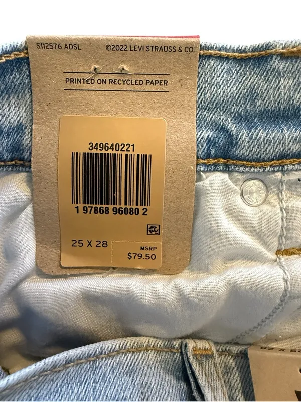 Levi’s NWT Wedgie Straight Jeans Women’s 25x28 Light Wash High Rise Denim - Image 7
