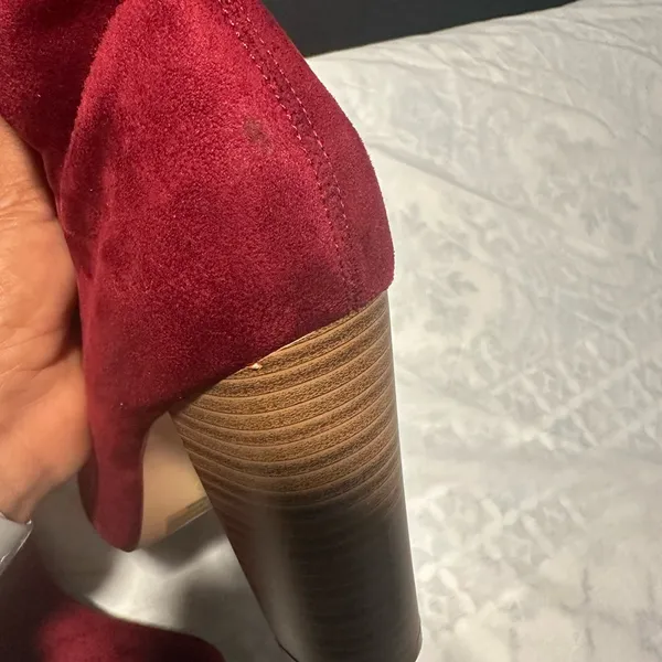 Chic burgendy Suede Heeled Boots Red Size 7.5 - Image 4