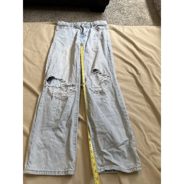 PacSun Women's Distressed Baggy Light Wash Jeans Size 29 X 30 - Image 3