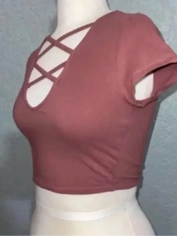 Charlotte Russe Women's Mauve Short Sleeve Crop Top - Image 2