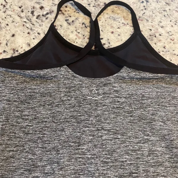 Beyond Yoga Tank Top Women Small Gray Heather Space Dye Shelf Bra Racerback Tank - Image 4