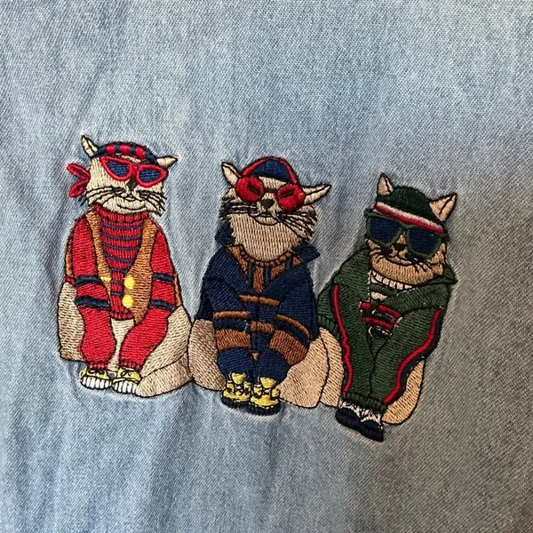 Vintage 90s Quizz Embroidered Cat Button Up W18 Blue - Image 3