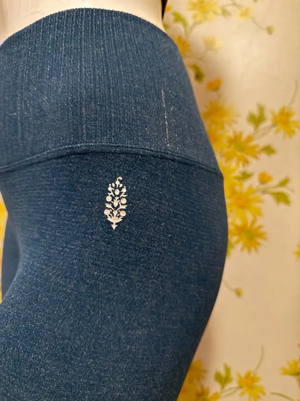 NWOT Free people good karma legging size XS/S - Image 3