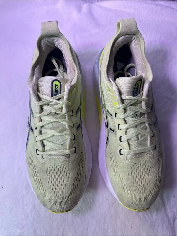 ASICS Running Shoes - Pale Green with Yellow Accents - Image 3