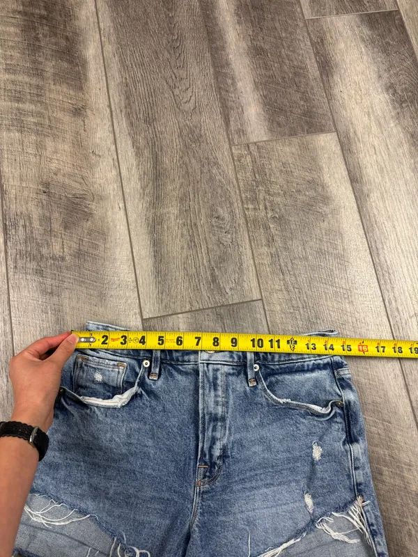 Good American Raw Hem Jean Shorts  - Image 14