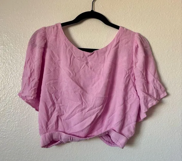 Abercrombie & Fitch // Knot Front Flutter Sleeve Pink Top - Image 5