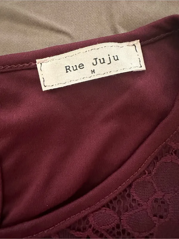 Floral Lace Bell-Sleeve Blouse in Maroon - Image 3