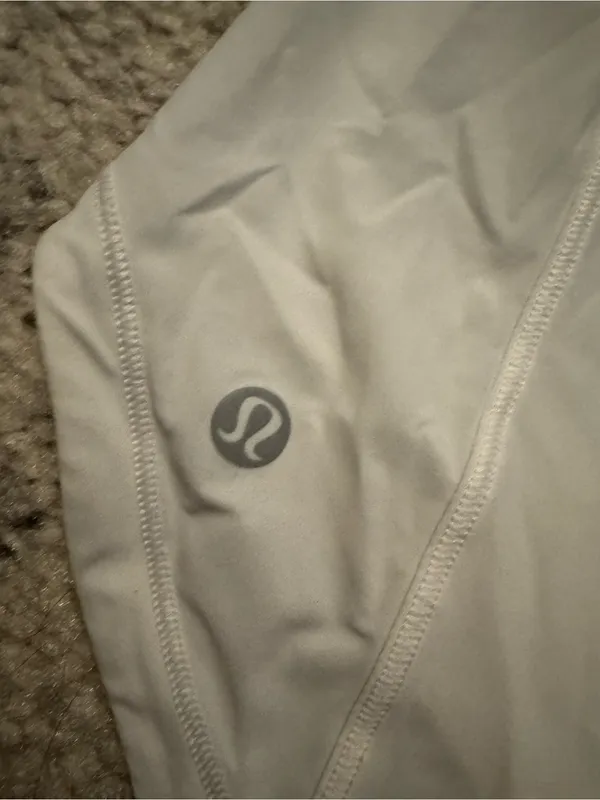 Lululemon Sculpt Tank Top white fits like 6-8 medium - Image 3