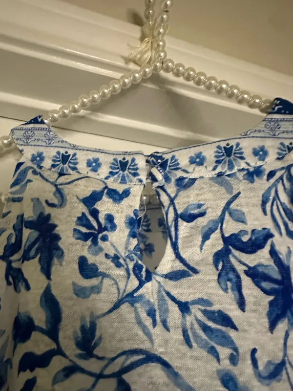 Joie Blue & White 2 pc shorts set - Image 5