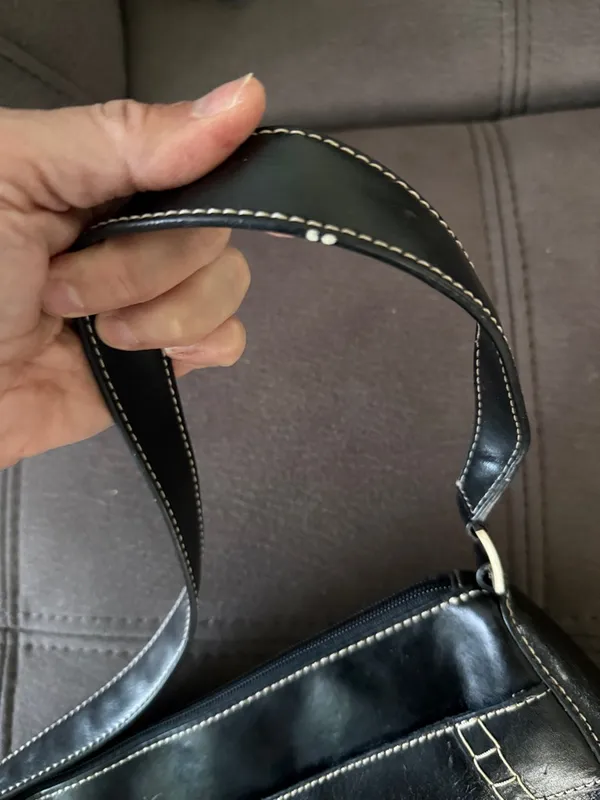 Kenneth Cole Reaction Black Faux Leather Shoulder Bag with Contrast Stitching - Image 5